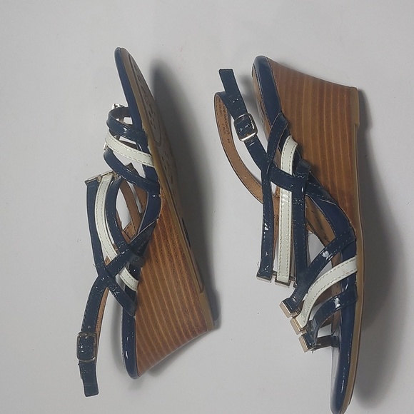 Sofft Woman's Posh Sandals Size 6 Navy Blue and White. - Picture 12 of 14